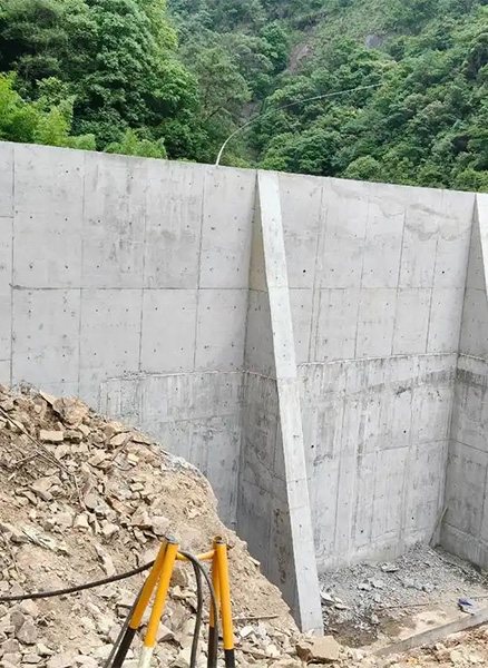 镇江句容重力式挡土墙