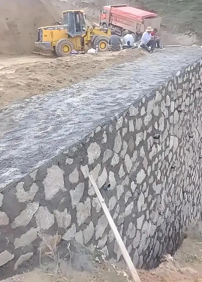 镇江句容边坡加固